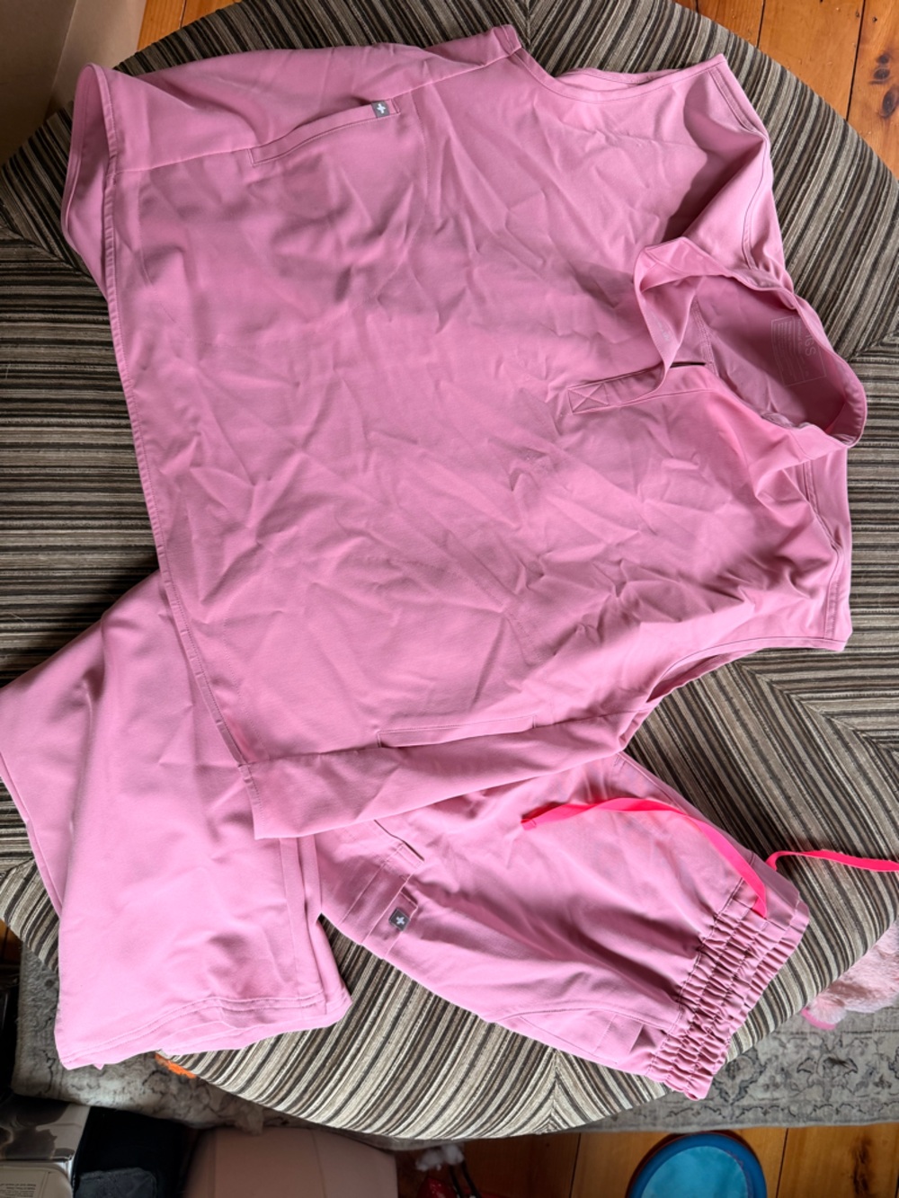 Figs Women's Scrub Set in Chalk Pink